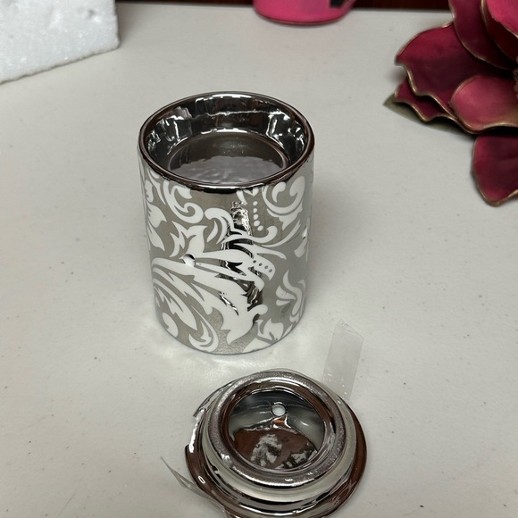 Celebrating Home Night light or Fragrance warmer Florence Plug in - Picture 13 of 14